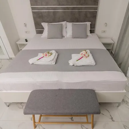 Del Soll Apart-hotel Polychrono