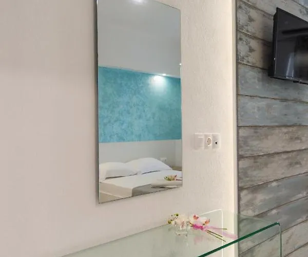 Del Soll 公寓式酒店 波利克罗诺