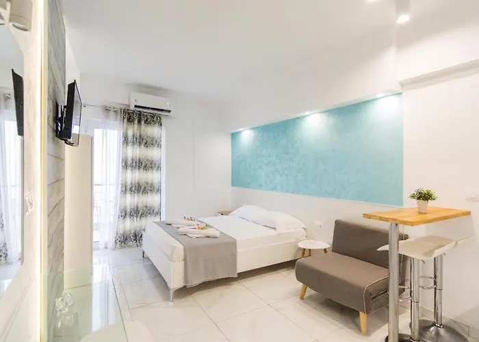 Del Soll 公寓式酒店 波利克罗诺